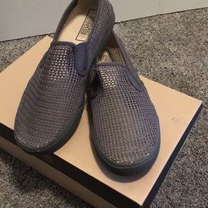 Women’s Mesh Sneakers by Generic Surplus- Size 9